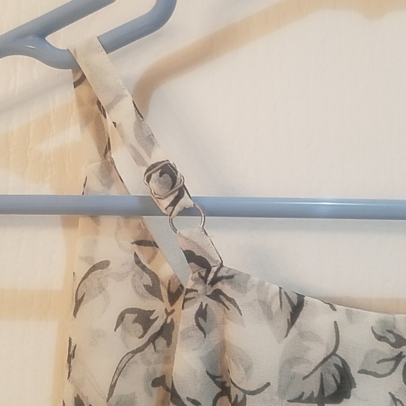 Cabi - Picture 4 of 4